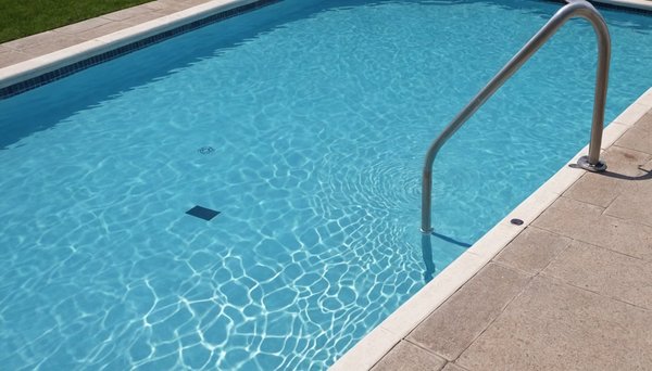 Étapes pour un nettoyage de piscine complet après l'hiver